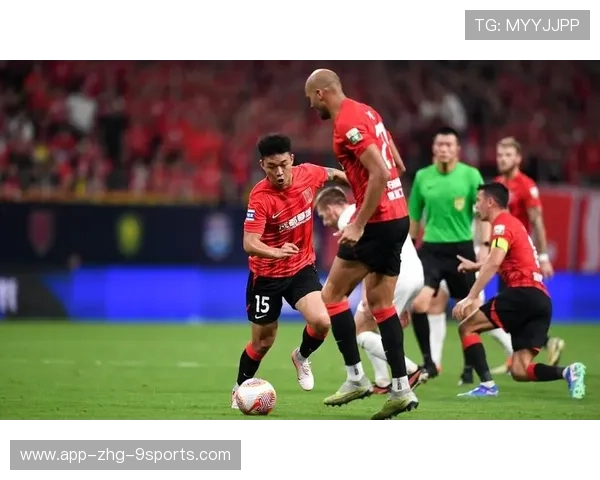 成都蓉城严鼎皓中场直塞助攻锋线:以细节成就进攻美学的品牌故事 成都蓉城严鼎皓中场直塞助攻锋线:以细节成就进攻美学的品牌故事