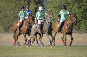 九游体育官网-林丹走进乡村小学推广羽毛球运动，羽毛球国家队林丹